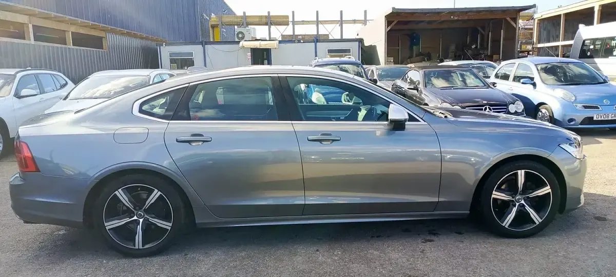 Used Volvo S90 R-Design 190 HP (139 kW) 2018 Grey Sedan