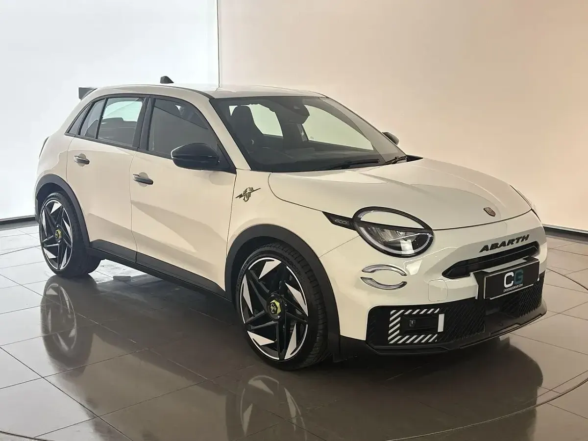 Used Abarth 600e 174 kW (237 HP) 2025 White SUV