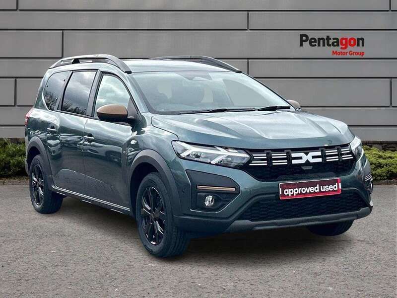 Grey Used 2025 Dacia Jogger Extreme MPV | £19,490 (Fair price) - Image 1/4