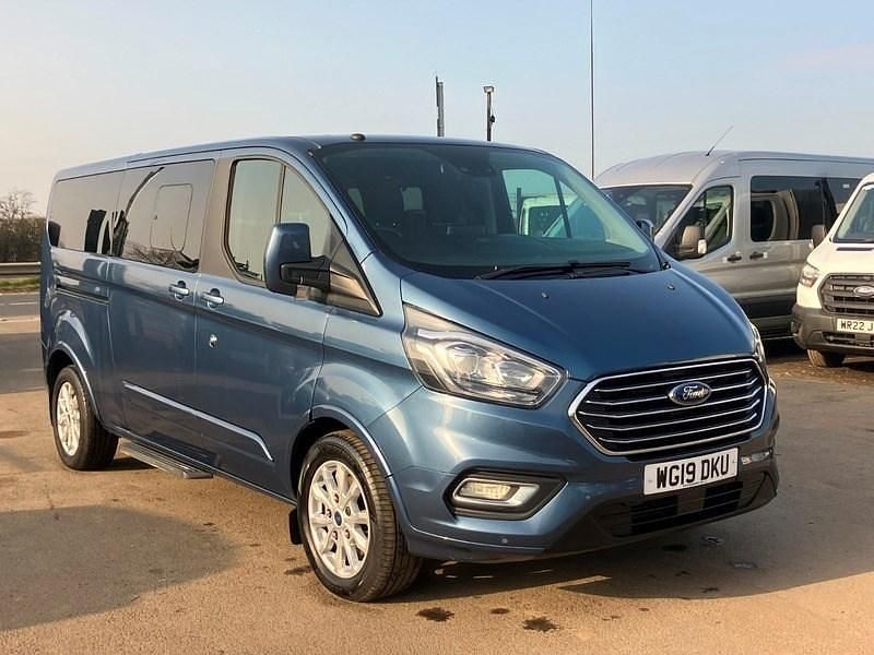 Used Ford Tourneo Custom Titanium 130 HP (95 kW) 2019 Blue Van