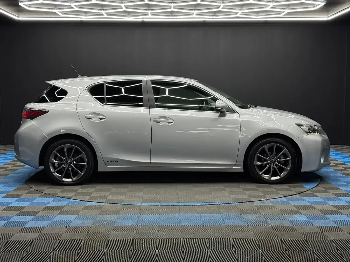 Used Lexus CT200h 2014 Silver Hatchback