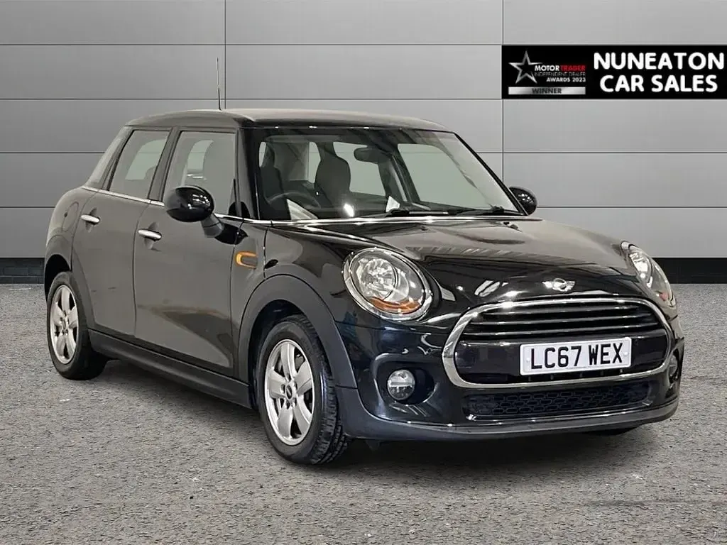Usado Mini Cooper D Hatch 116 HP (85 kW) 2018 Preto Citadino