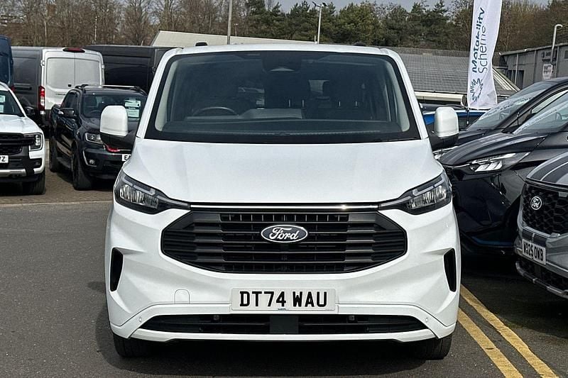 Used Ford Transit Custom Limited 136 HP (100 kW) 2026 Frozen white (solid colour) Estate
