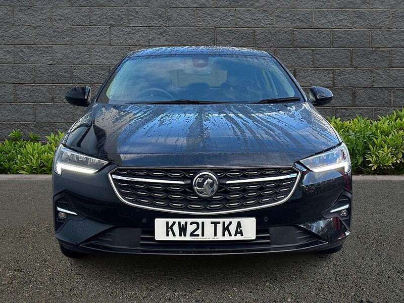 Used Vauxhall Insignia SRi 121 HP (88 kW) 2021 Black Hatchback