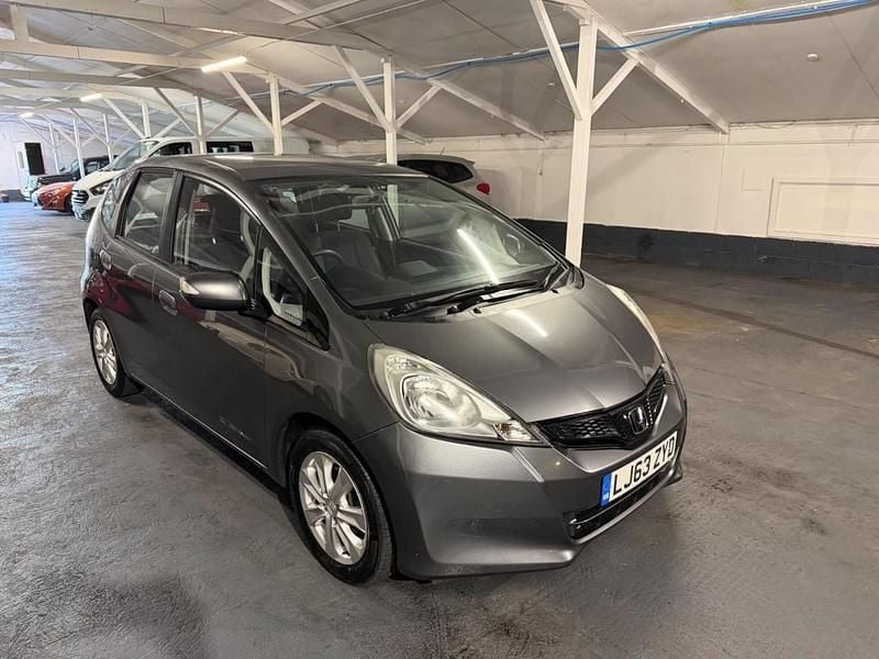 Used Honda Jazz ES 99 HP (72 kW) 2013 Grey Hatchback