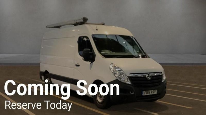 Used Vauxhall Movano 125 HP (91 kW) 2016 White MPV