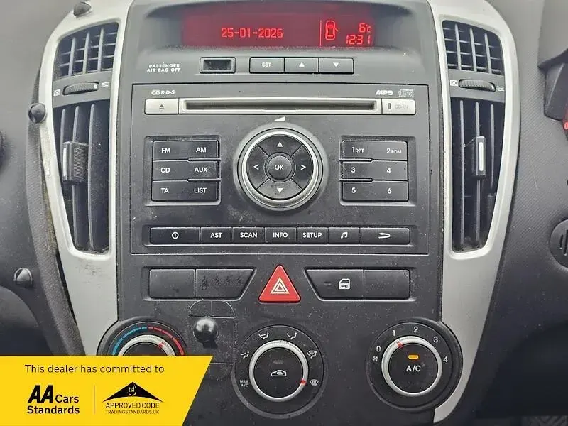 Used Kia Ceed 2010 Red Hatchback