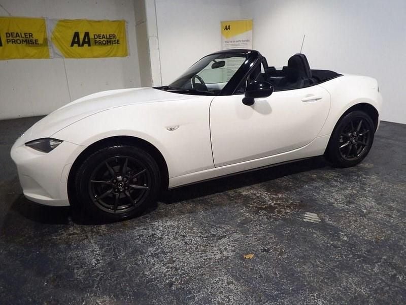 Used Mazda MX5 131 HP (96 kW) 2018 White Cabriolet
