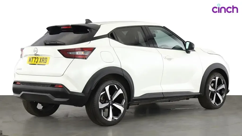 Used Nissan Juke Tekna 2023 White SUV