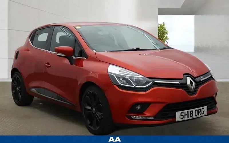 Used Renault Clio Iconic 90 HP (66 kW) 2018 Hatchback