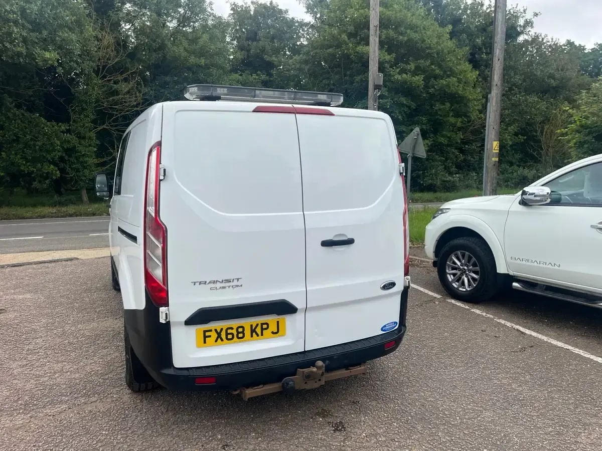 Used Ford Transit Custom 130 HP (95 kW) 2019 White Van
