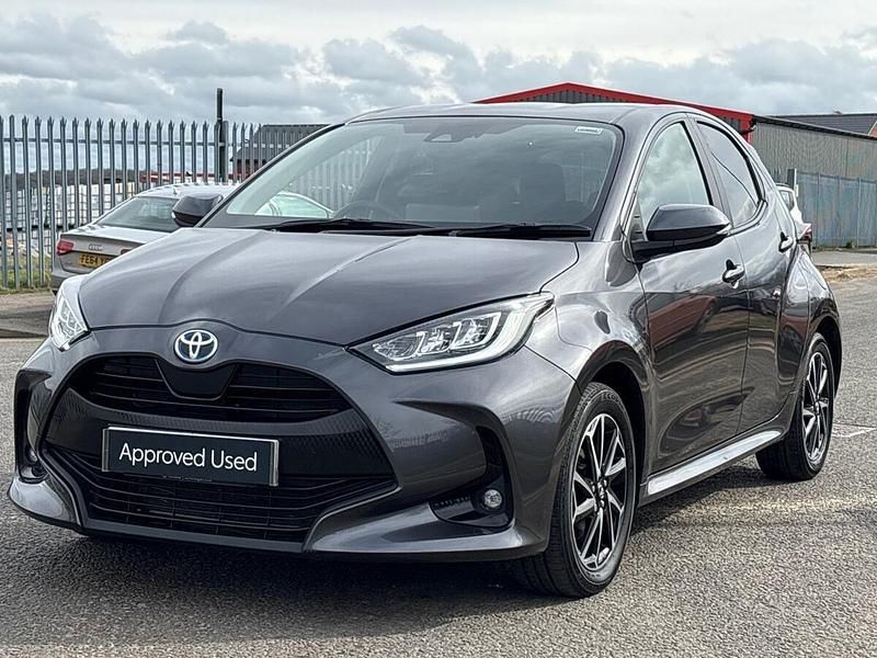Used Toyota Yaris Hybrid Design 2023 Grey Hatchback
