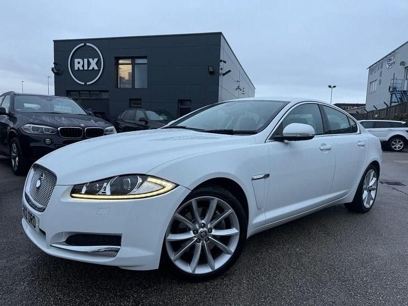 Used Jaguar XF SE 190 HP (139 kW) 2012 White Sedan