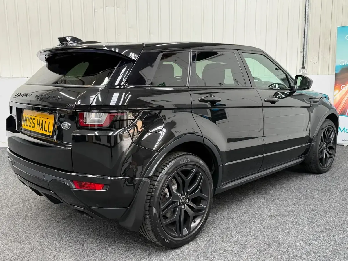 Used Land Rover Range Rover evoque HSE Dynamic 2018 Black Estate