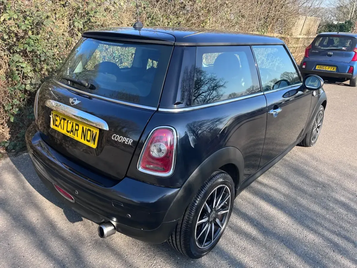 Używany Mini Cooper Hatch 2009 Czarny Hatchback