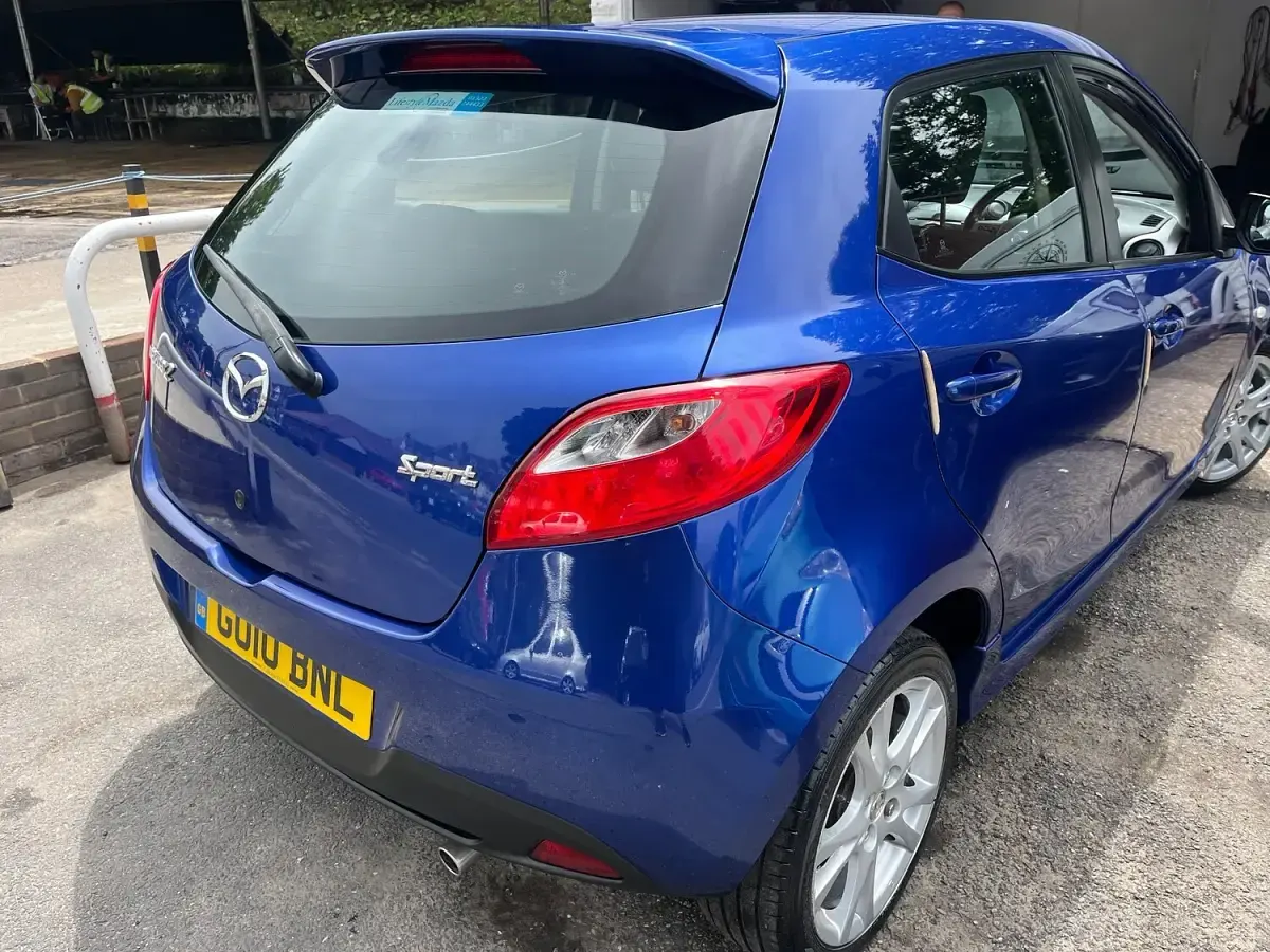 Used Mazda 2 Inclusive 103 HP (75 kW) 2010 Blue Hatchback