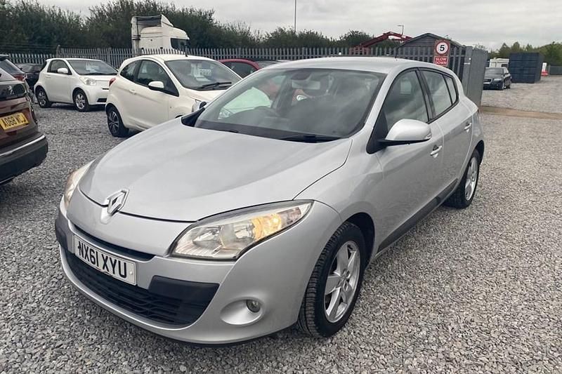 Silver Used 2011 Renault Mégane III Dynamique Hatchback | £1,999 (Fair price) - Image 1/1