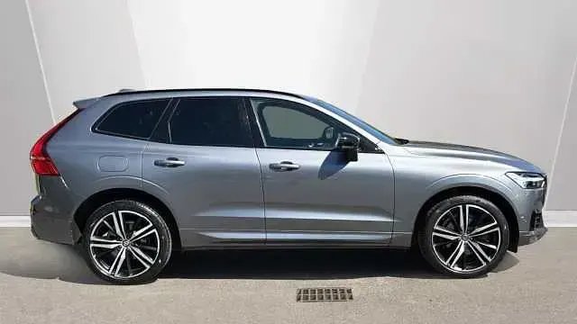 Usado Volvo XC60 R-Design Pro 250 HP (183 kW) 2021 SUV