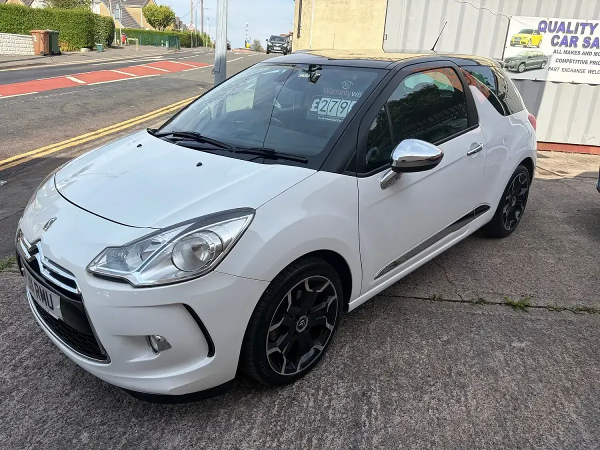 Used Citroën DS3 2011 White Hatchback