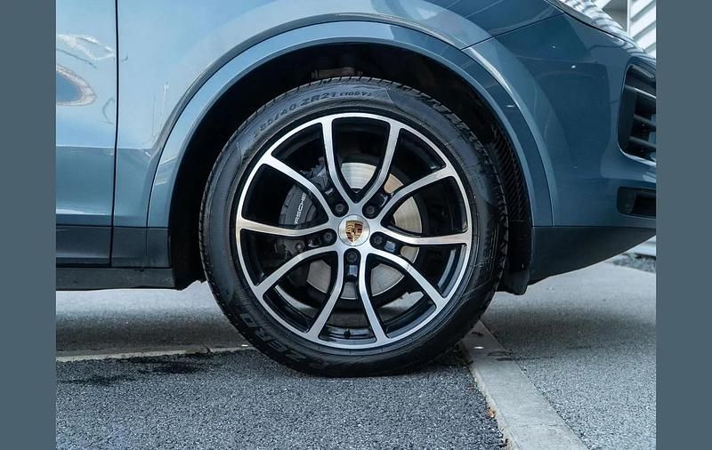 Used Porsche Cayenne 334 HP (245 kW) 2018 Blue SUV