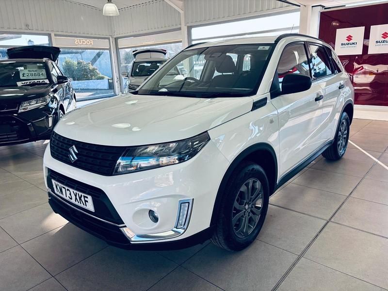 Second-hand Suzuki Vitara 2023 Alb Hatchback