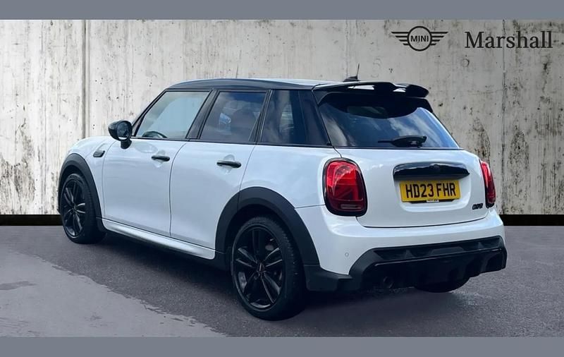 Used Mini Cooper Comfort 134 HP (98 kW) 2023 White Hatchback