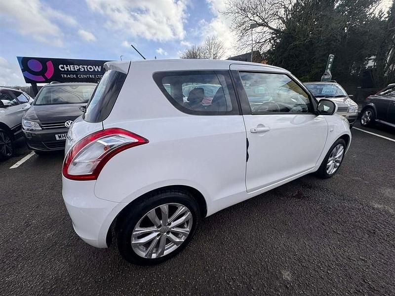 Used Suzuki Swift SZ3 94 HP (69 kW) 2013 White Hatchback