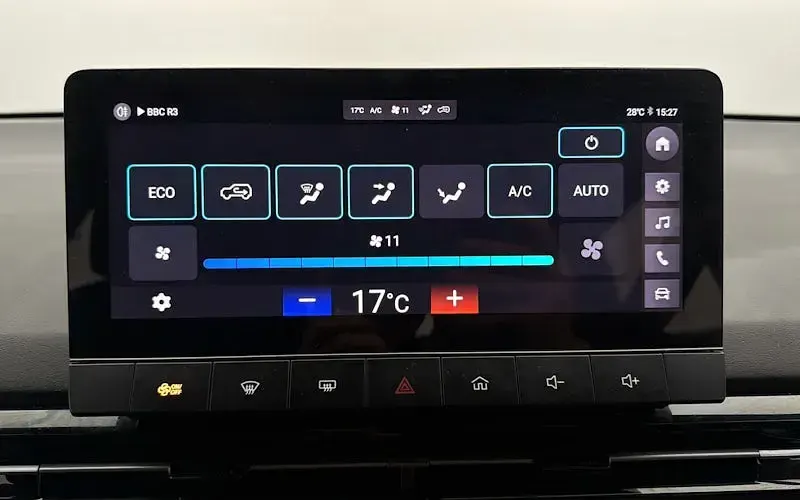 Used MG MG4 EV SE 319 kW (435 HP) 2023 Red Hatchback