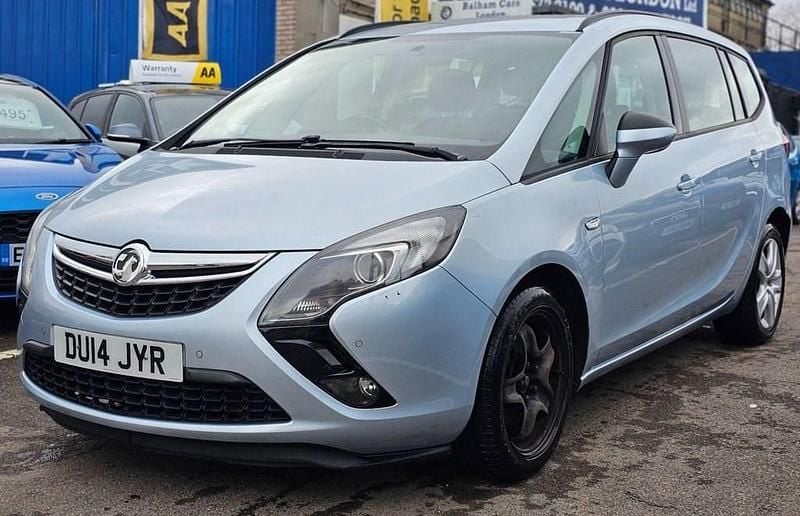 Used Vauxhall Zafira 120 HP (88 kW) 2014 Silver MPV