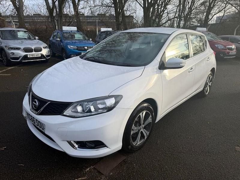 Used Nissan Pulsar Acenta 110 HP (80 kW) 2016 White Hatchback