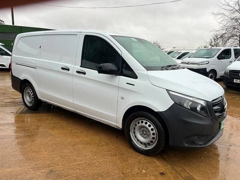 Used Mercedes e-Vito Progressive 85 kW (116 HP) 2023 White MPV