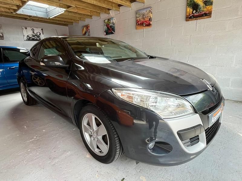 Grey Used 2010 Renault Mégane Coupé Dynamique Coupe | £2,595 (Fair price) - Image 1/4