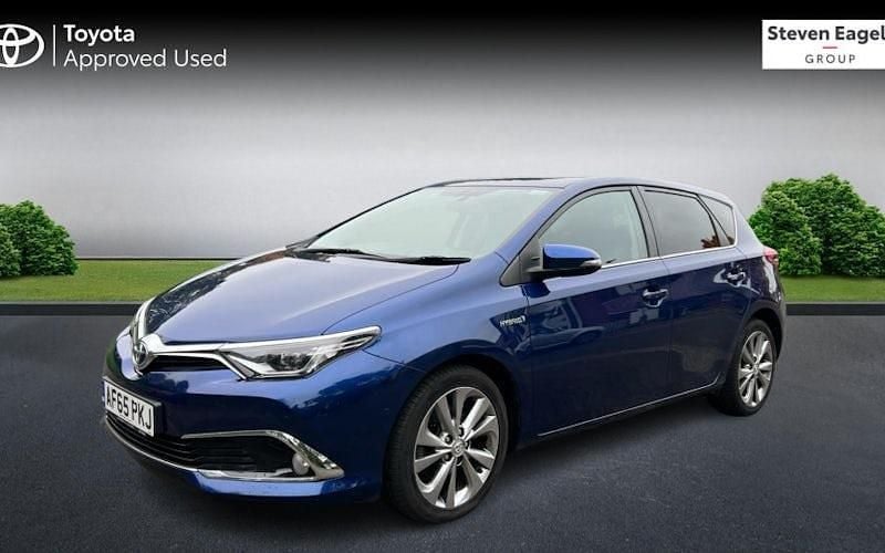 Used Toyota Auris Hybrid 136 HP (100 kW) 2016 Hatchback