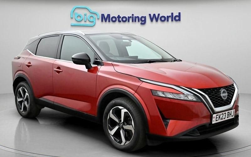 Used Nissan Qashqai N-Connecta 140 HP (102 kW) 2023 Red SUV
