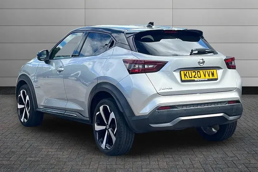 Used Nissan Juke Tekna 117 HP (86 kW) 2020 Blade silver with pearl black roof SUV