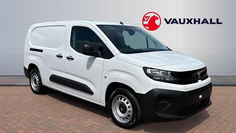 White New 2025 Vauxhall Combo S MPV | £18,495 (Fair price) - Image 1/3