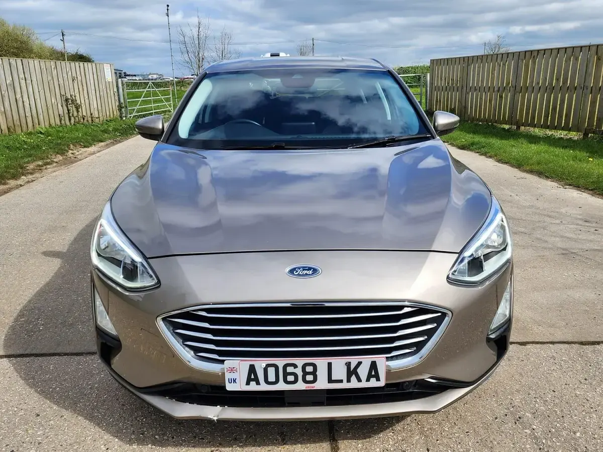 Used Ford Focus Titanium 125 HP (91 kW) 2018 Silver Hatchback