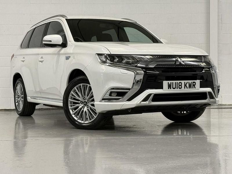 Used Mitsubishi Outlander 209 HP (153 kW) 2018 White SUV