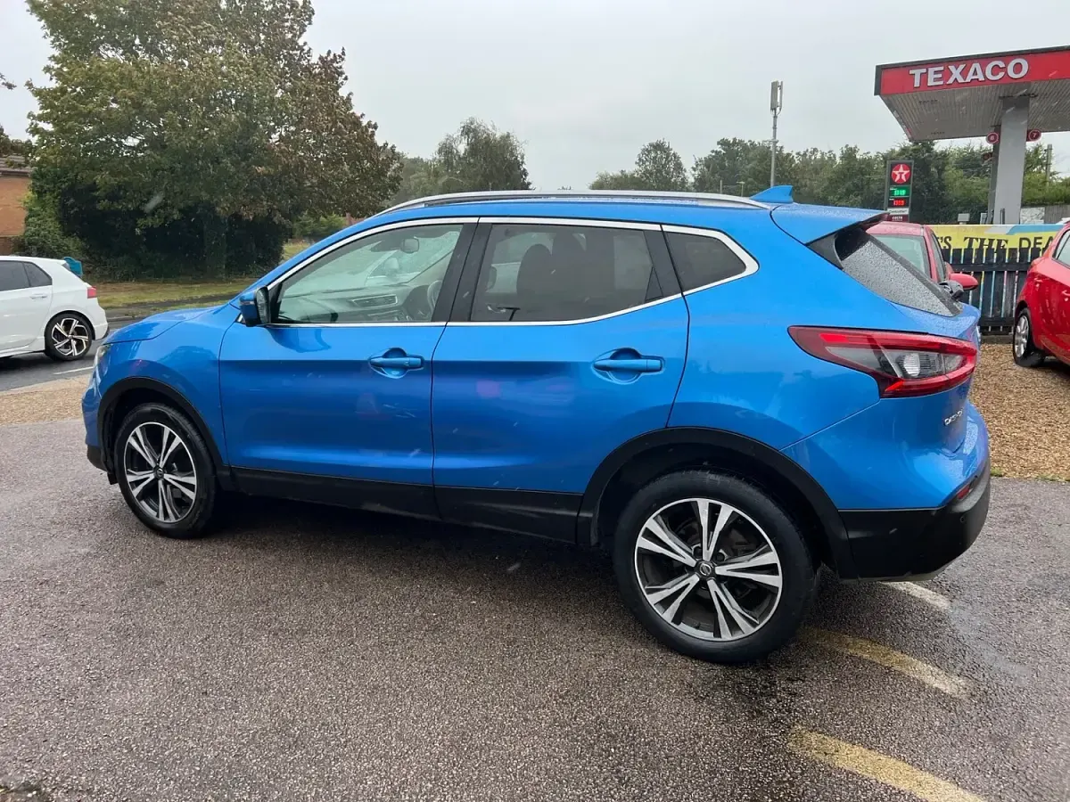Used Nissan Qashqai N-Connecta 115 HP (84 kW) 2018 Blue SUV
