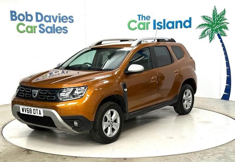 Used Dacia Duster Comfort 115 HP (84 kW) 2018 Orange SUV