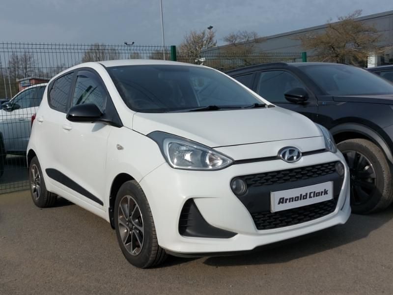 Used Hyundai i10 GO! 66 HP (48 kW) 2018 White Hatchback
