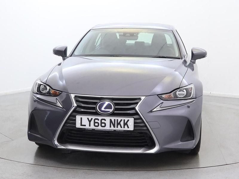 Used Lexus IS300h 223 HP (164 kW) 2017 Grey Sedan