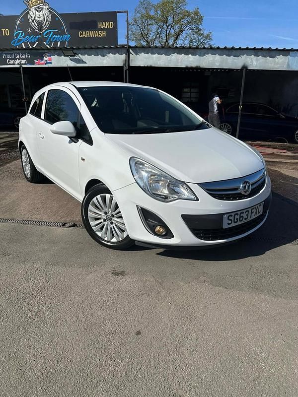 Second-hand Vauxhall Corsa 2013 Alb Hatchback