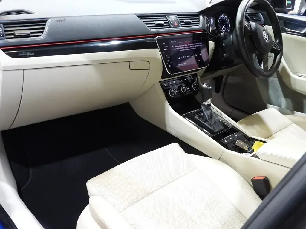 Used Skoda Superb LAURIN & KLEMENT 150 HP (110 kW) 2018 Black Estate