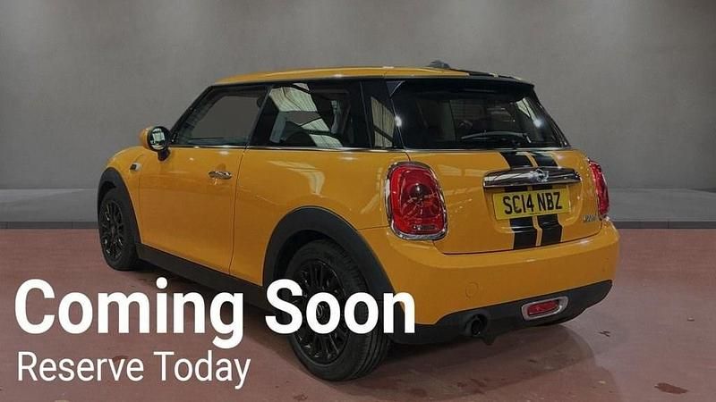Usado Mini Cooper Hatch 136 HP (100 kW) 2014 Laranja Citadino