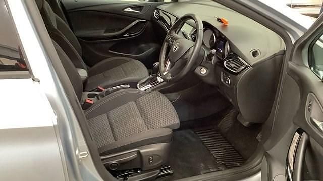 Used Vauxhall Astra SRi 150 HP (110 kW) 2019 Silver Hatchback
