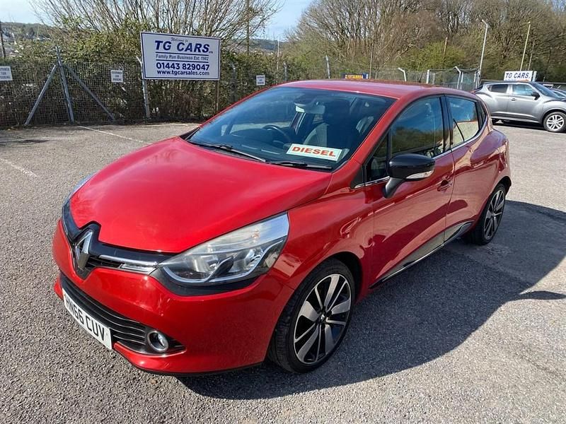 Used Renault Clio IV Dynamique 90 HP (66 kW) 2016 Red Hatchback