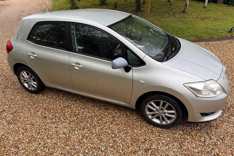 Used 2009 Toyota Auris | £2,395 (Good price) - Image 1/1