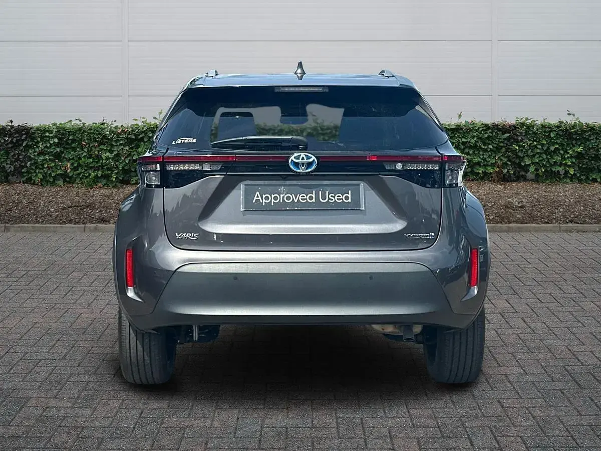 Used Toyota Yaris Hybrid 2022 Grey Estate