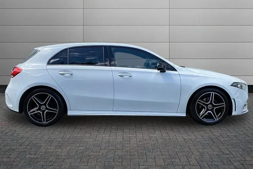 Used Mercedes A180 AMG Line Premium 136 HP (100 kW) 2023 White Hatchback